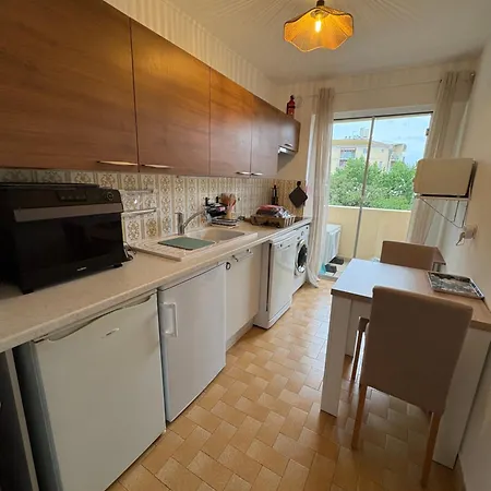 Appartement Saint-raphaël T2 Rénové à 5 Min Et Gare